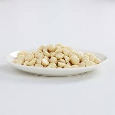 رقائق الشيكولاتة البيضه