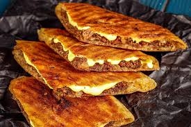 حواوشي بالجبنة