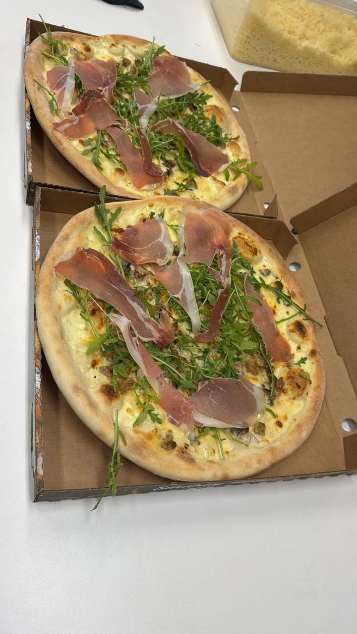 44 PISA PIZZA