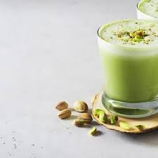 ايس فستق لاتيه