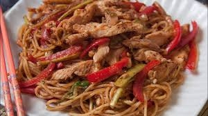 طبق مكرونة إسباجتي بالشاورما لحمة أو فراخ