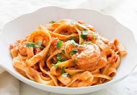 مكرونة سي فود حمراء