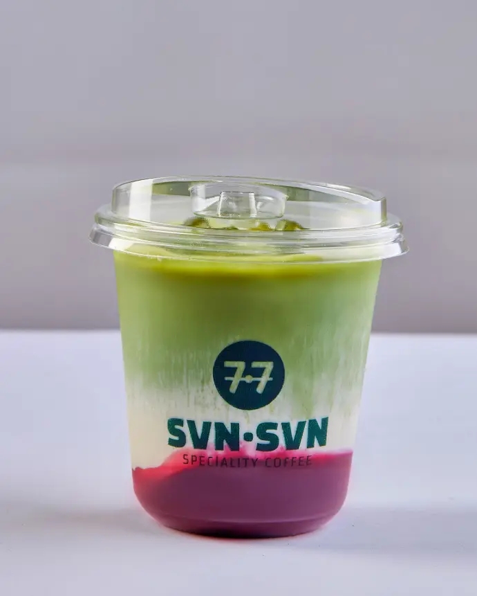 ماتشا بالتوت الأحمر